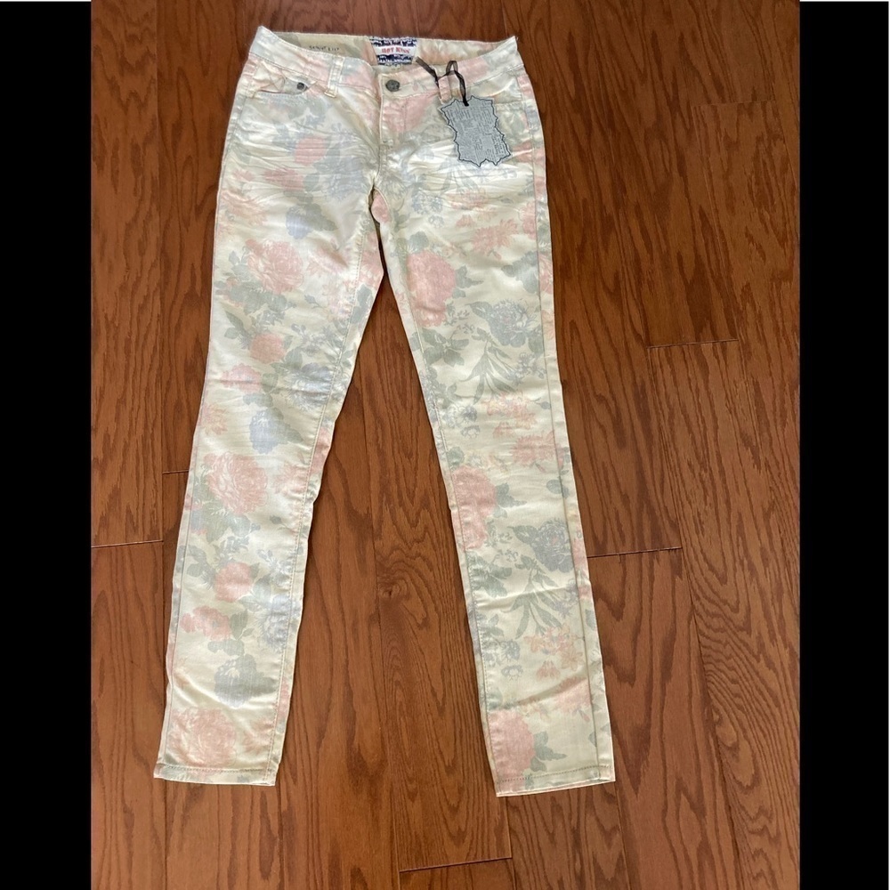 NWT Hot Kiss Skinny Lily jeans size 7
